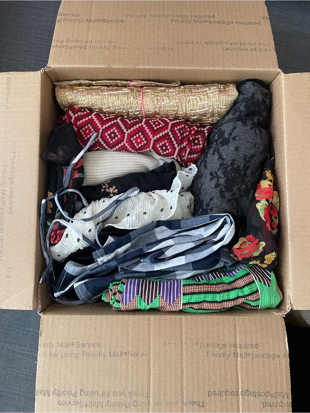 Mystery box 12 pieces size XS / Small US4